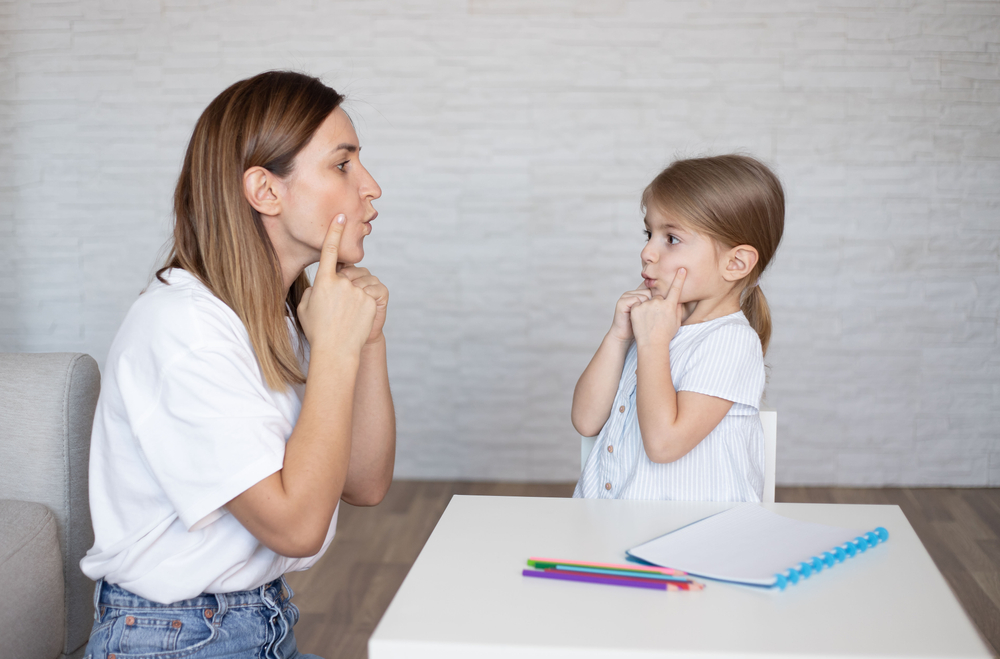 Speech,Therapist,Practice,Therapy,For,Child,With,Motor,Speech,Disorders.